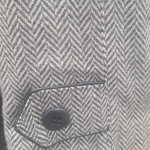 Saks Fifth Avenue Fleurette 100% Cashmere Herringbone Gray Coat with Leather - Picture 6 of 16